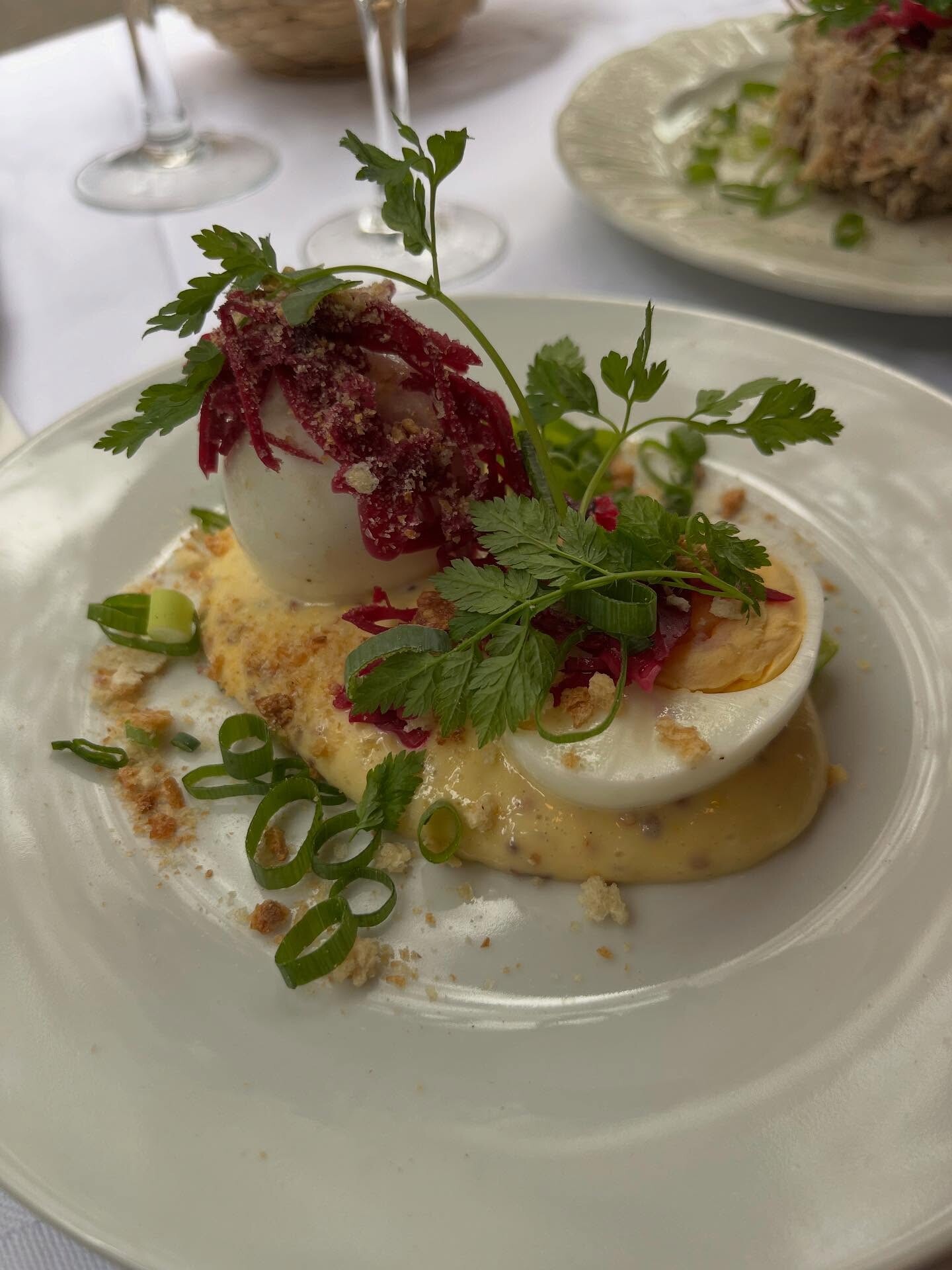 Une assiette de la cuisine d’Au Moulin à Vent.